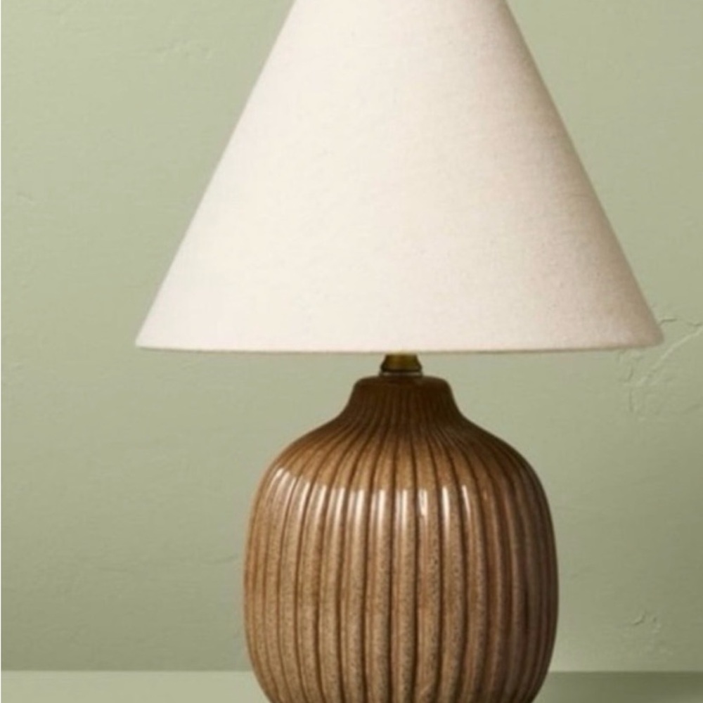 Hand and Hearth Threshold Lamp